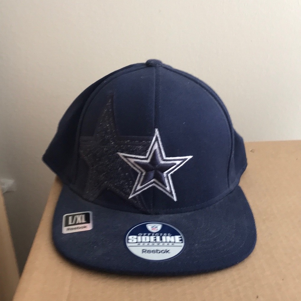 L/XL fitted Reebok Dallas Cowboys hat